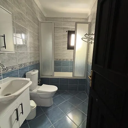 Ξενοδοχείο με διαμερίσματα Yalcinkaya Tas